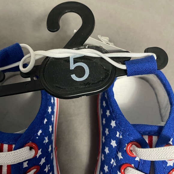 Shoes - Picture 2 of 3